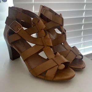 Restricted women’s size 9 tan and brown open toed heels